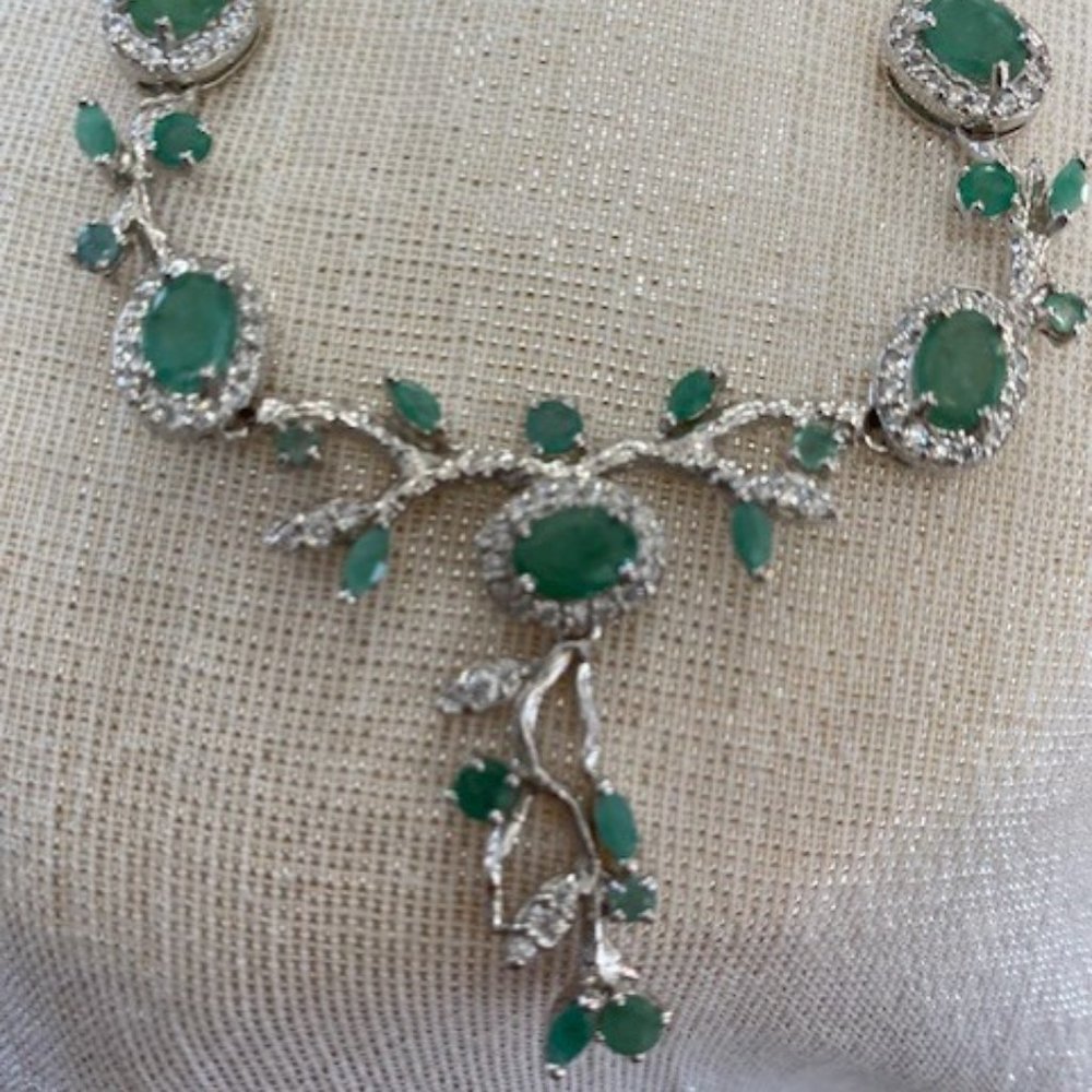 🌸🌟2 X HOST PICK 🌸🌟 Genuine Emerald 14K White Gold & Silver Necklace 21" $795